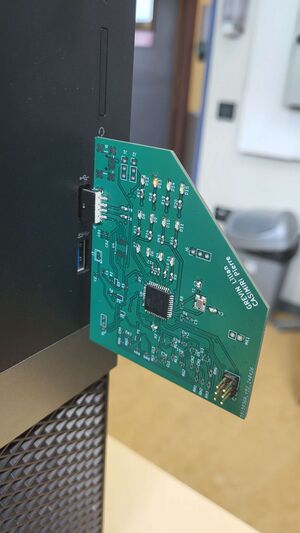 Carte branchée avec LED allumé.jpg